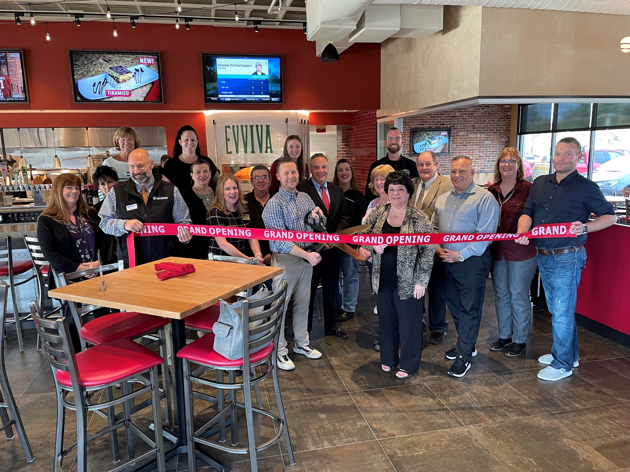 Chamber of Commerce celebrates the opening of Evviva Trattoria at The Ridge